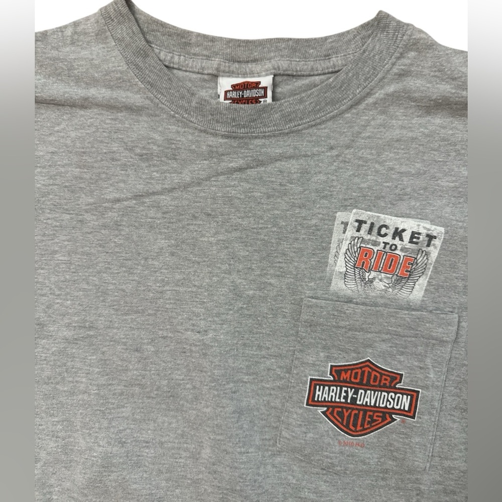 Harley Davidson 2010 Frieze O’Fallon IL Men’s‎ Pocket T-Shirt Gray Size Large